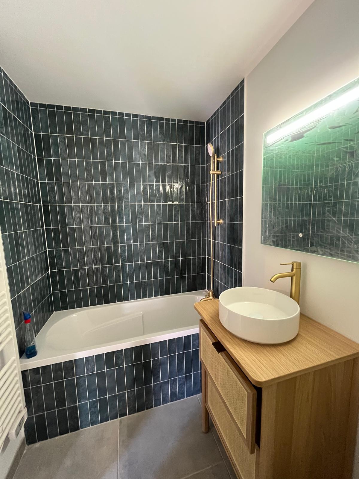 Vue d'ensemble — salle de bain finalisée